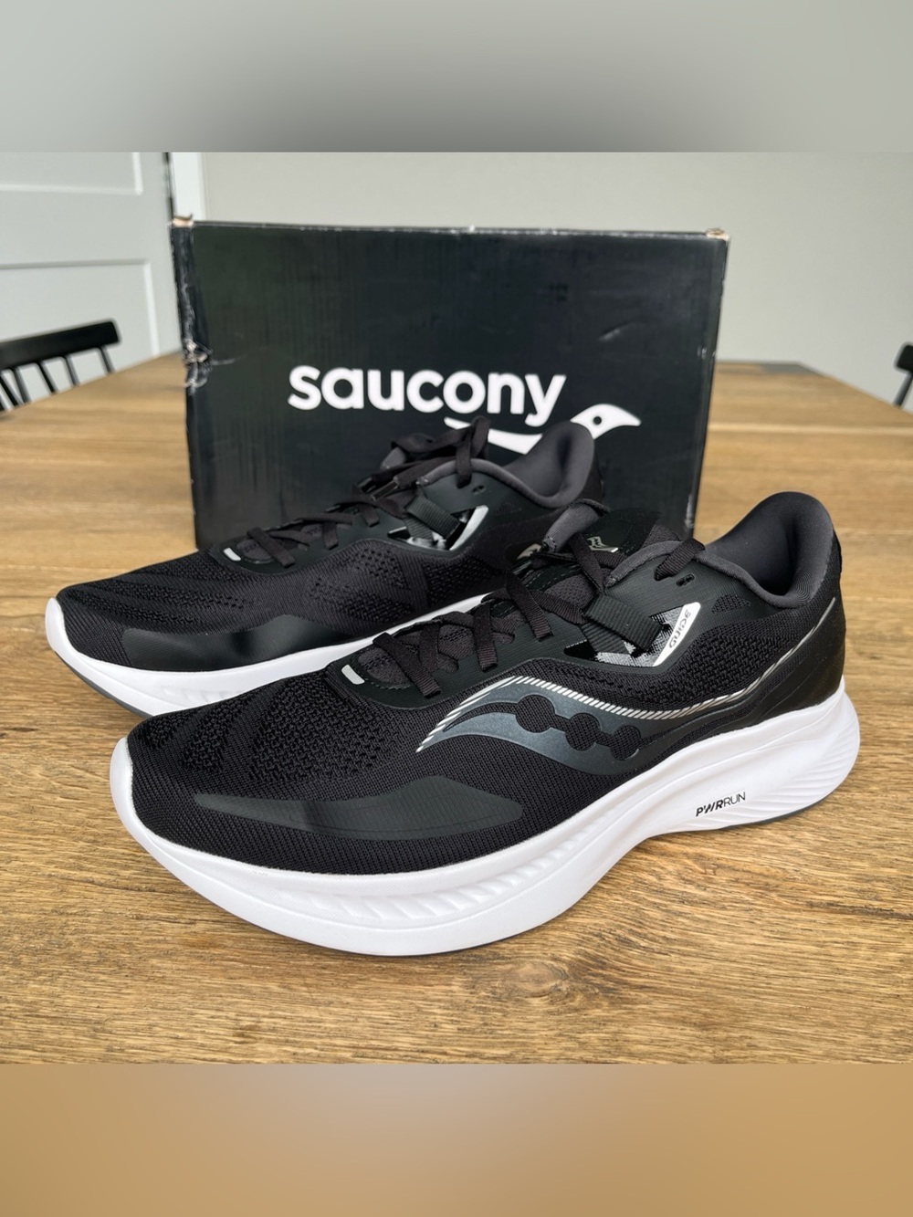 Size 11 W / 9.5 M Saucony Women's Guide 15 Black/White Running Shoes S10684-05
